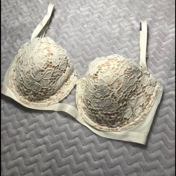 Victoria’s Secret balconet bra 34DD - Picture 1 of 4